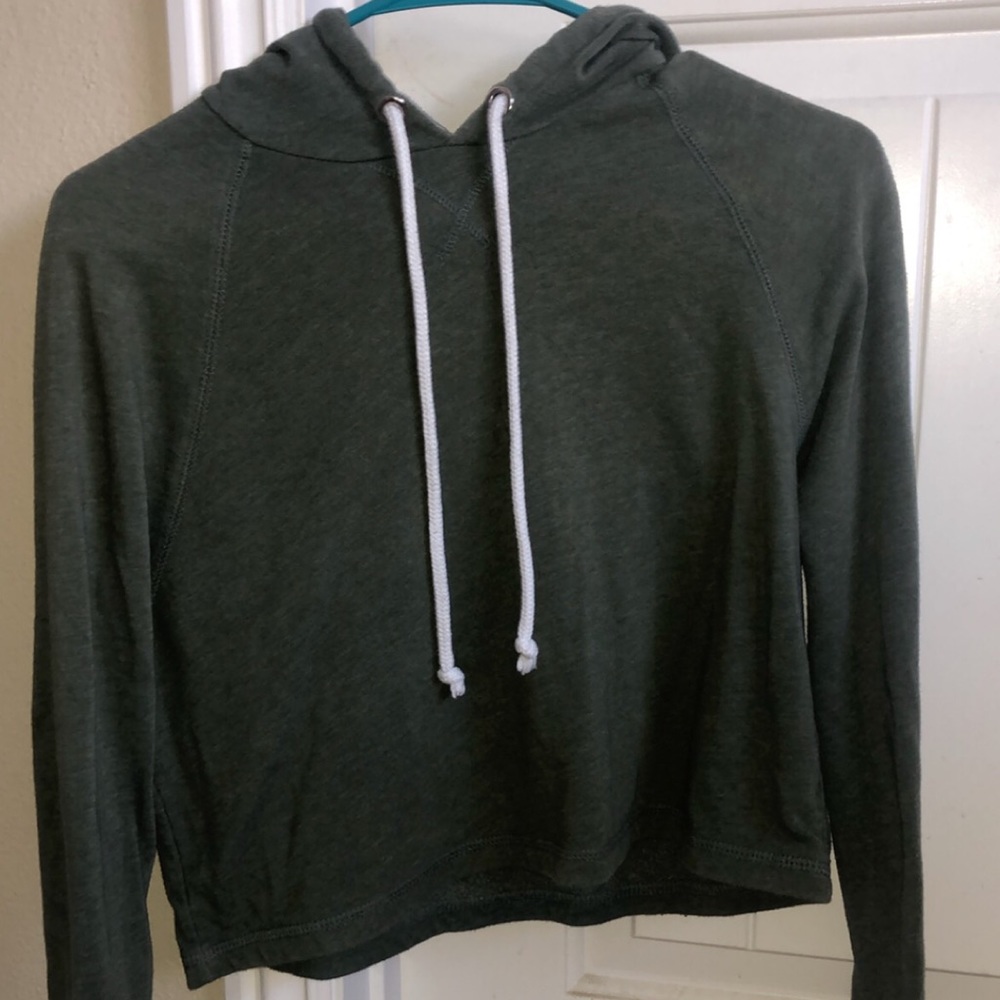 Cropped army green sweatshirt